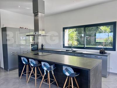 Maison contemporaine - 147 m² - 6 pièces