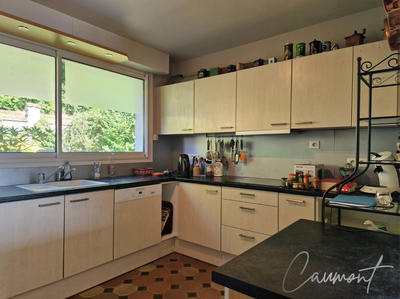 Maison - 262 m² - 9 pièces