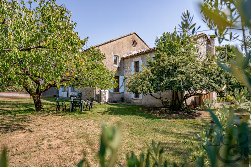 Maison - 313 m² - 8 pièces