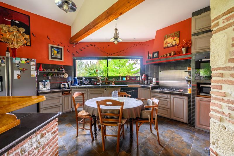 Maison - 200 m² - 6 pièces