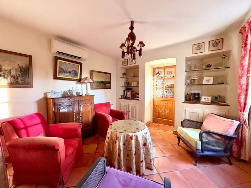 Maison - 210 m² - 7 pièces