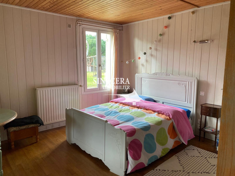 Maison - 227 m² - 9 pièces