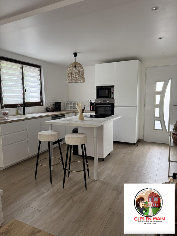 Maison traditionnelle - 105 m² - 6 pièces