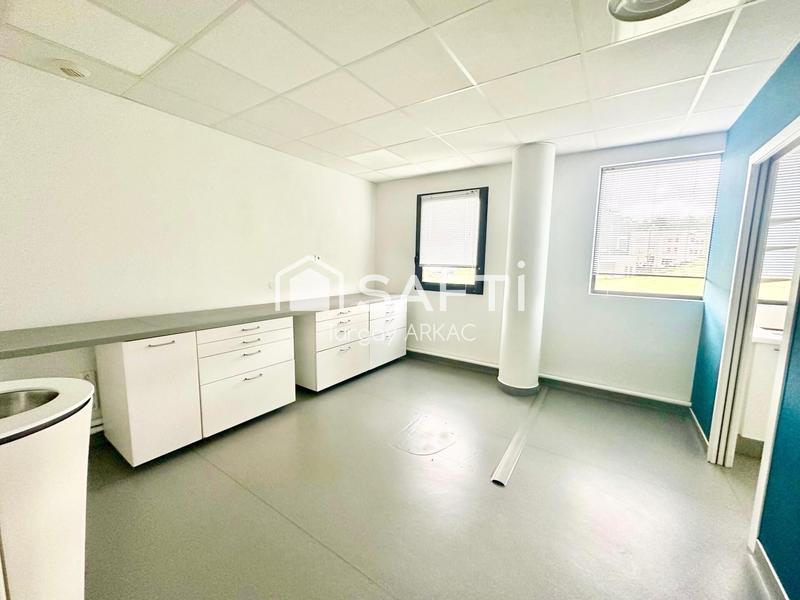 Local commercial - 96 m² - 6 pièces