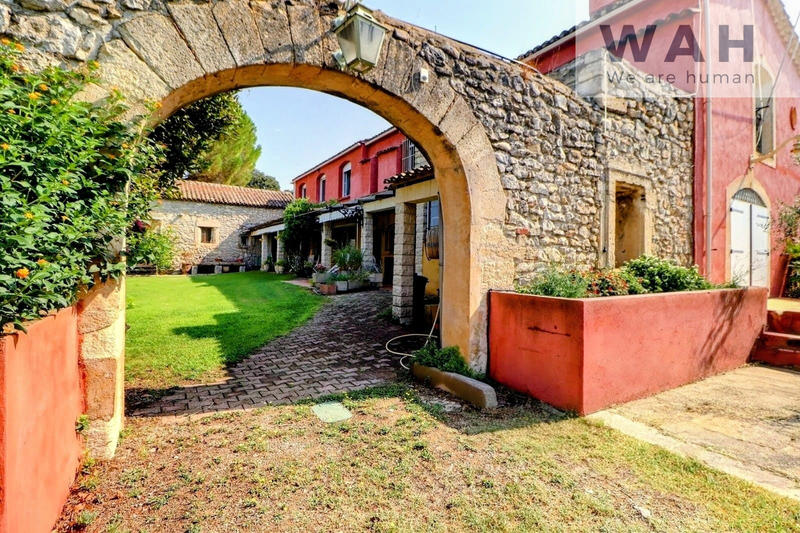 Mas - 225 m² - 7 pièces