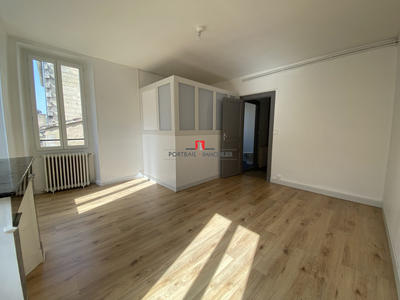 Appartement - 98 m² - 3 pièces