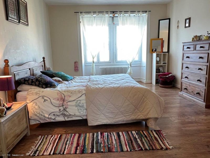 Maison - 302 m² - 9 pièces