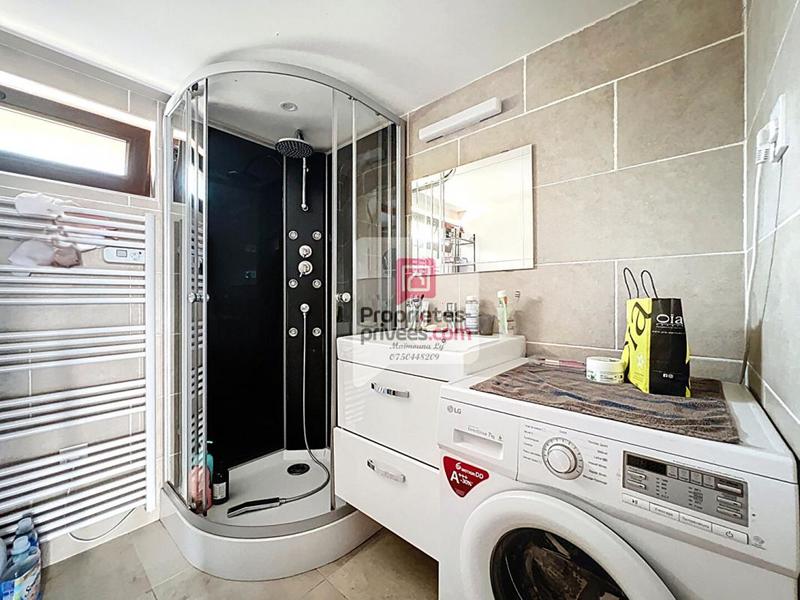 Maison - 240 m² - 18 pièces