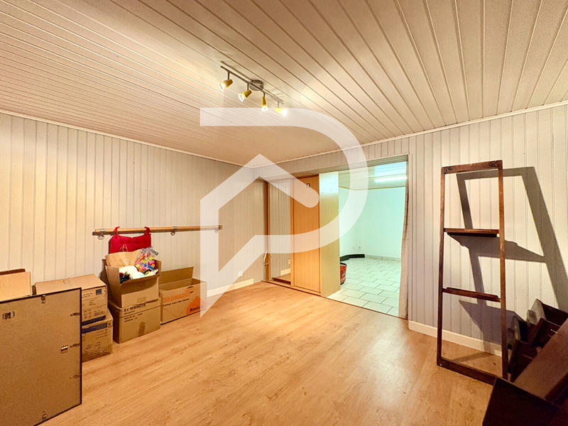 Maison - 180 m² - 8 pièces