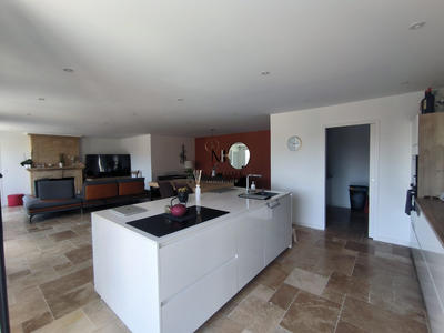 Maison - 200 m² - 8 pièces