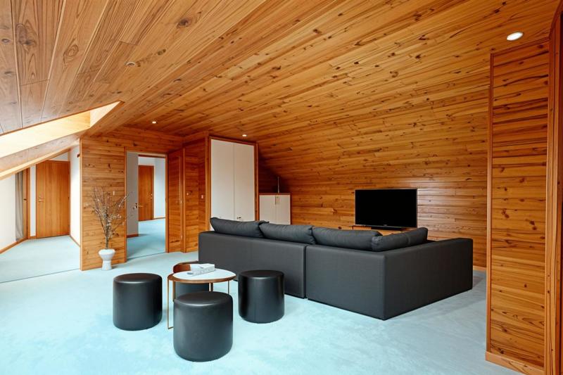 Maison - 230 m² - 8 pièces