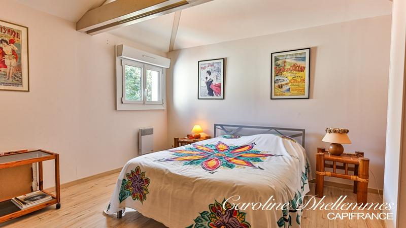 Maison - 218 m² - 8 pièces