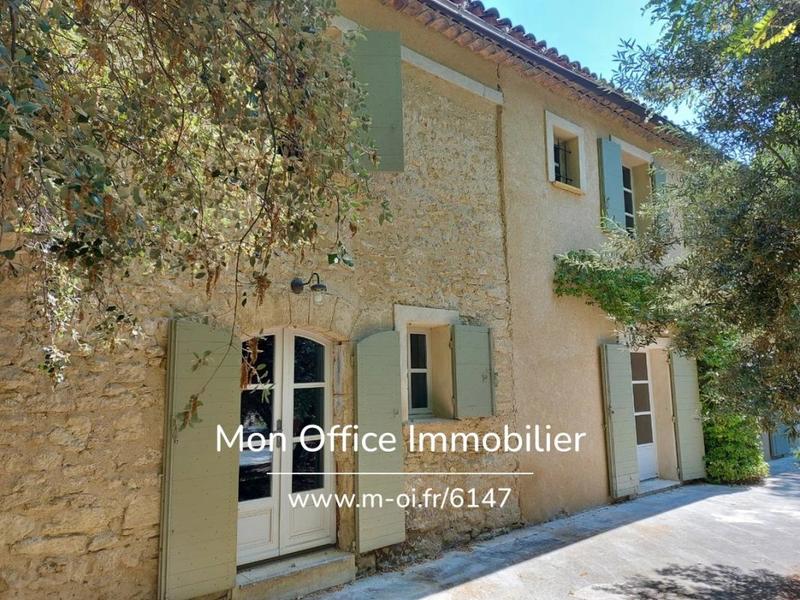 Propriété - 290 m² - 9 pièces