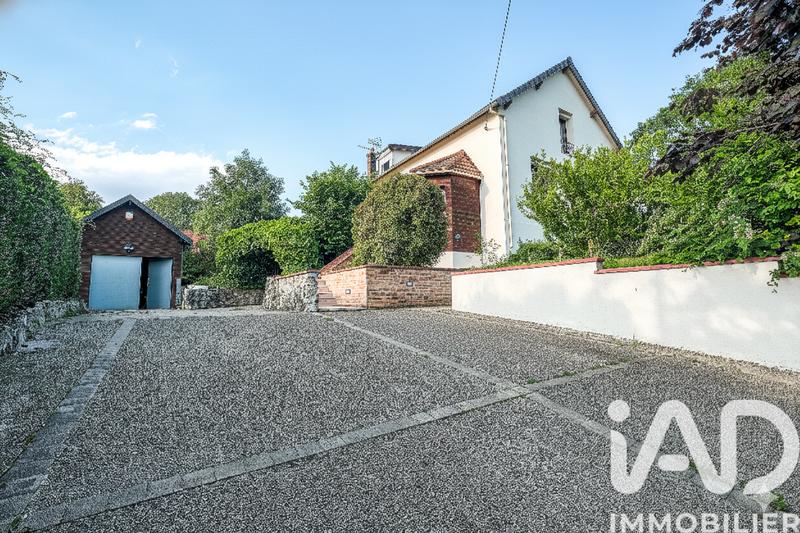 Maison - 142 m² - 8 pièces
