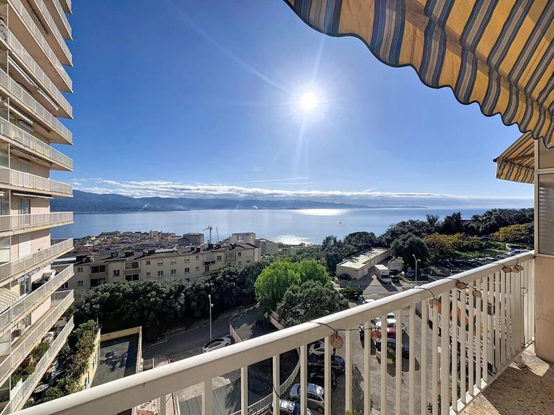 Appartement - 98 m² - 4 pièces