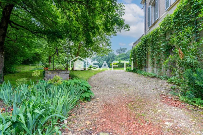 Maison - 250 m² - 9 pièces