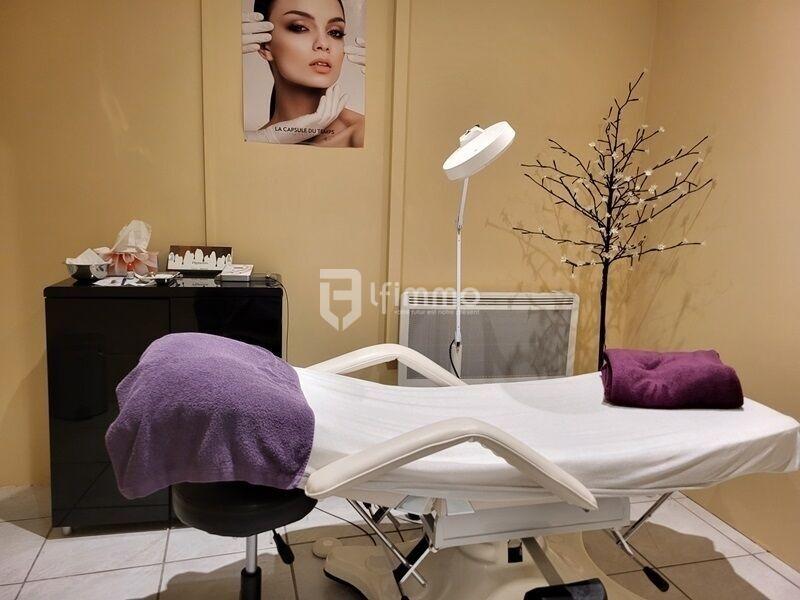 Local commercial - 84 m² - 4 pièces