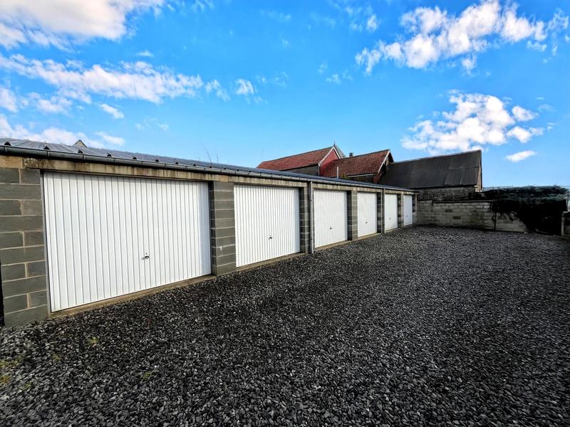 Parking / Garage - 320 m²