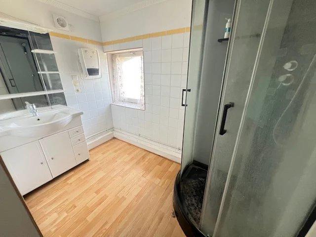 Propriété - 254 m² - 10 pièces