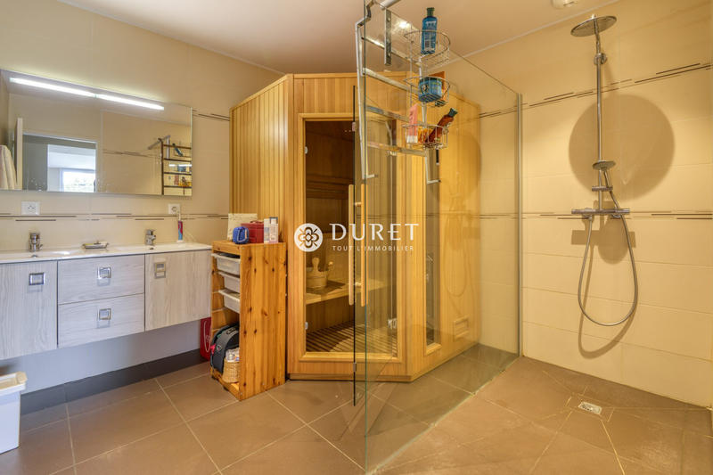 Maison - 198 m² - 6 pièces