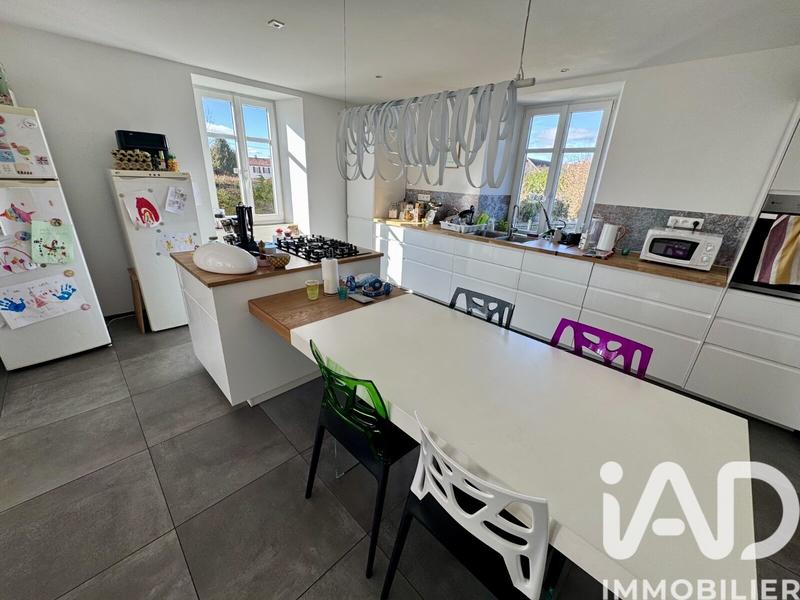 Maison - 210 m² - 6 pièces