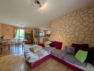 Maison - 99 m² - 5 pièces