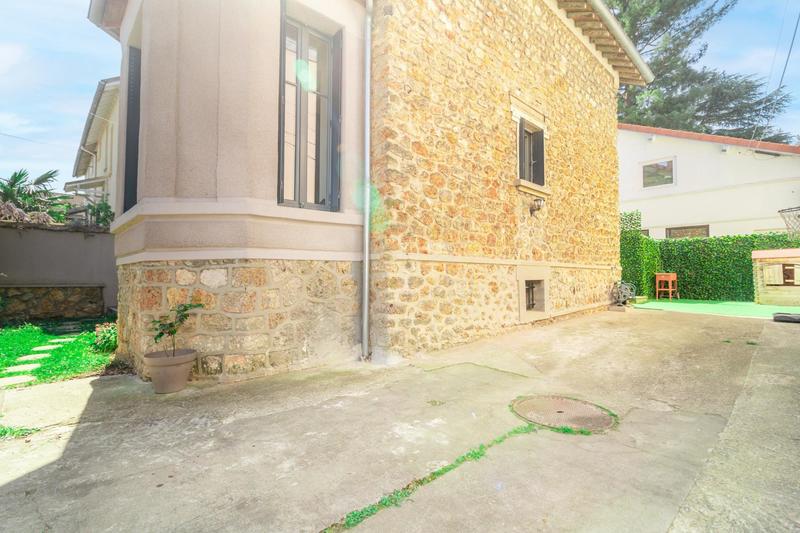 Maison - 164 m² - 5 pièces