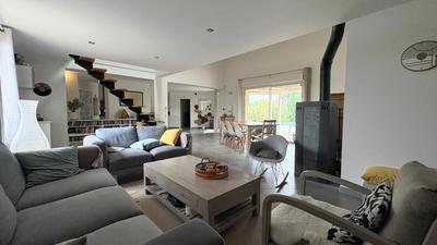 Maison - 186 m² - 5 pièces