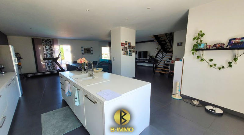 Maison - 200 m² - 6 pièces