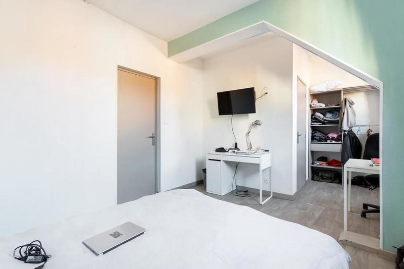 Maison - 227 m² - 9 pièces