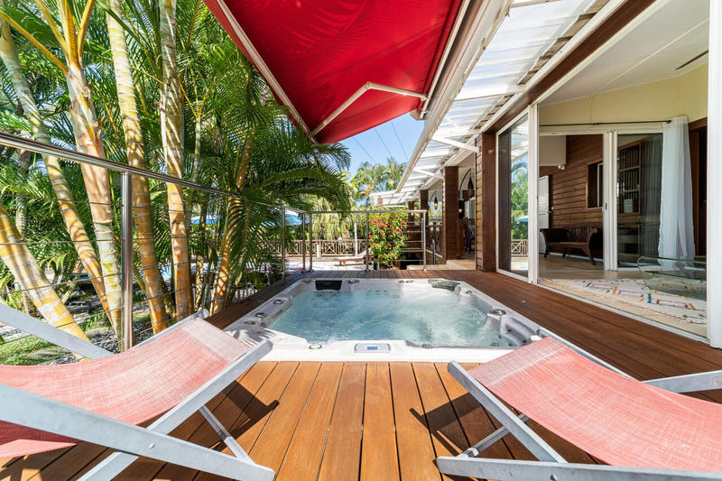 Maison - 248 m² - 8 pièces