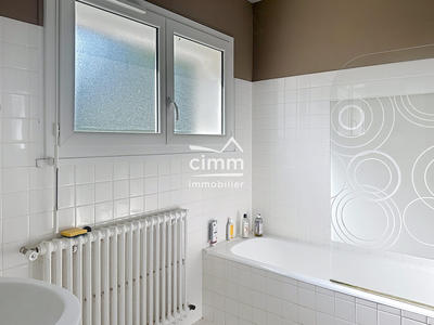 Maison - 135 m² - 6 pièces