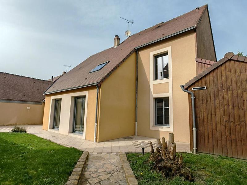 Maison - 182 m² - 7 pièces