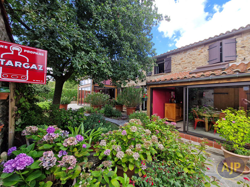 Maison - 182 m² - 6 pièces