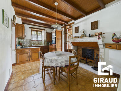 Maison ancienne - 163 m² - 7 pièces