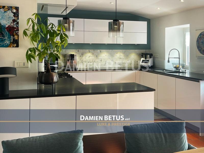 Maison - 186 m² - 11 pièces