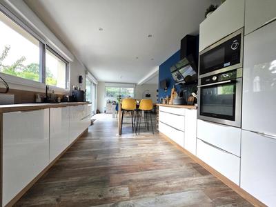 Maison - 145 m² - 8 pièces