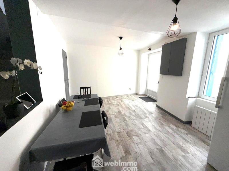 Maison de village - 105 m² - 6 pièces