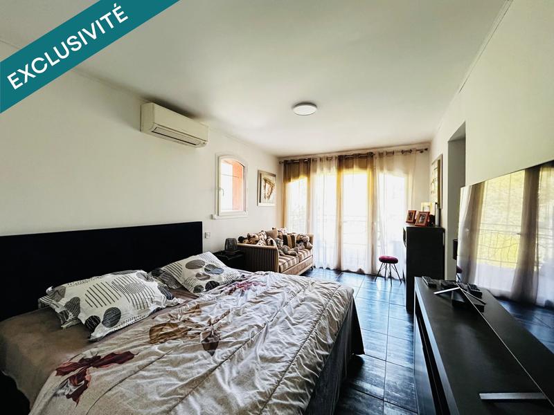 Maison - 250 m² - 5 pièces