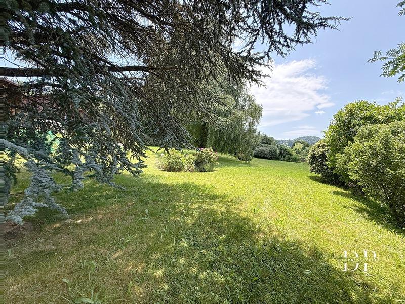 Maison - 259 m² - 5 pièces