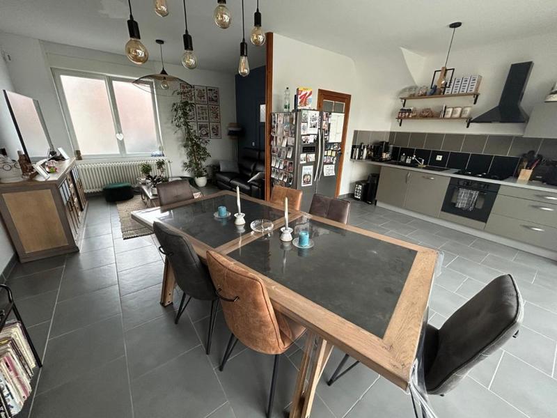 Maison - 110 m² - 8 pièces