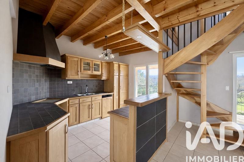 Maison - 180 m² - 8 pièces