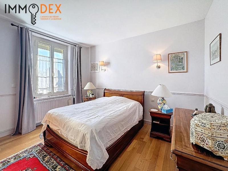 Maison - 226 m² - 7 pièces