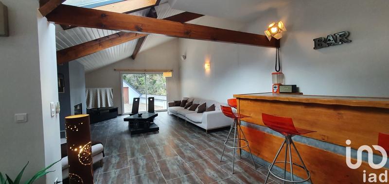 Loft - 201 m² - 9 pièces