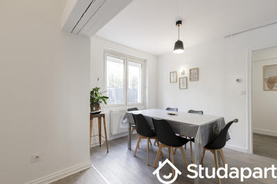 Chambre - 9 m² - 1 pièce