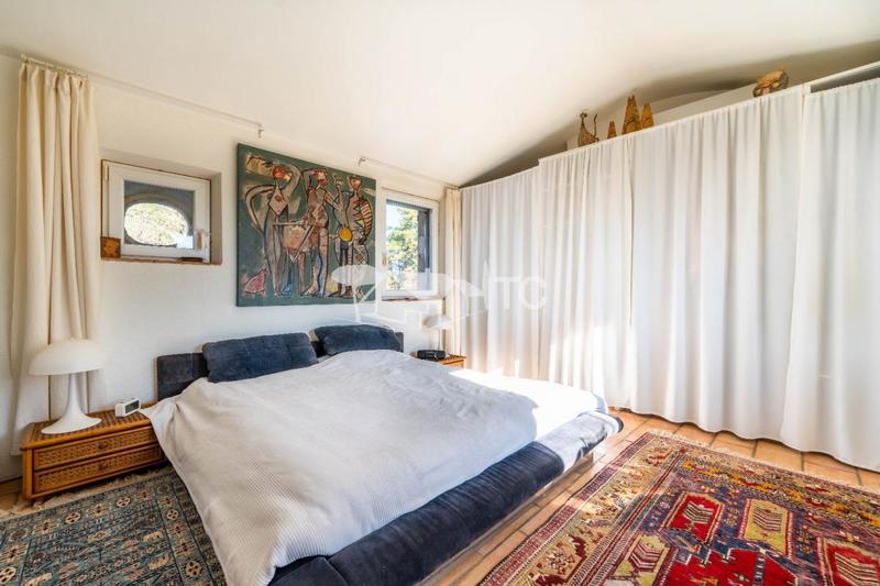 Maison en pierre - 250 m² - 9 pièces