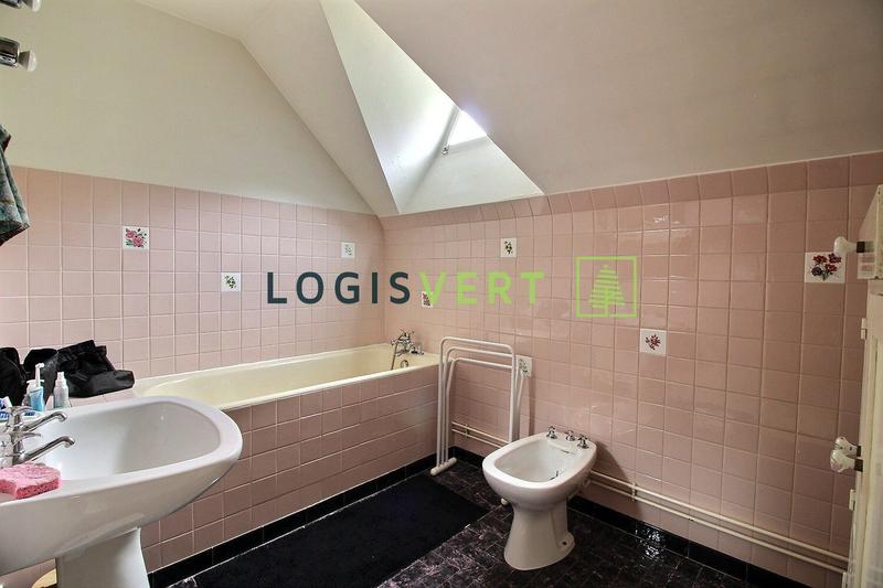 Maison - 256 m² - 11 pièces