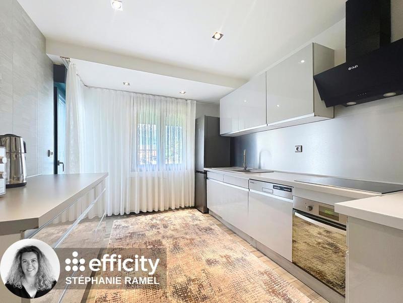 Maison - 161 m² - 7 pièces