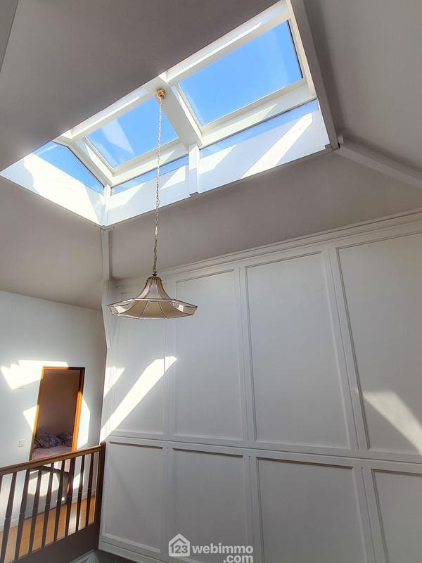 Maison - 370 m² - 12 pièces