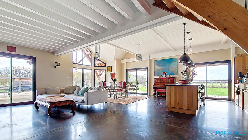 Villa - 239 m² - 7 pièces